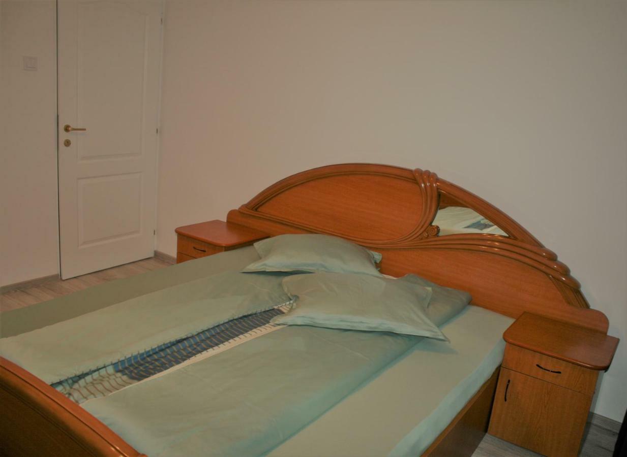Casa Peterfi - Apartment With 3 Bedrooms And Spacious Living Room Targu Mures Ngoại thất bức ảnh