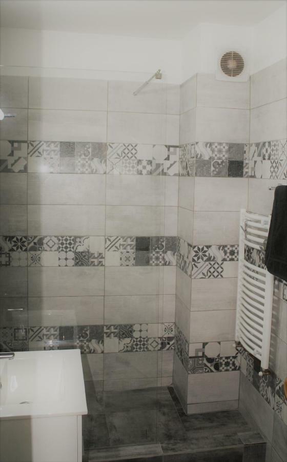 Casa Peterfi - Apartment With 3 Bedrooms And Spacious Living Room Targu Mures Ngoại thất bức ảnh